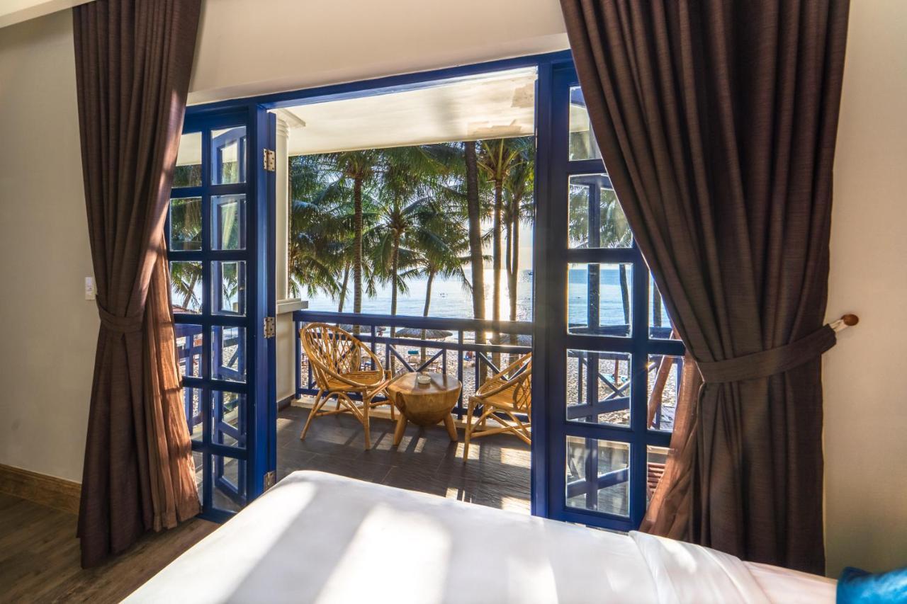 L'azure And
