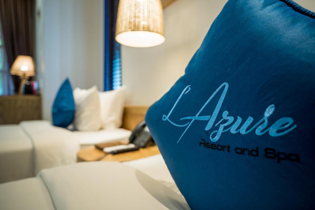 सहारा L'azure And